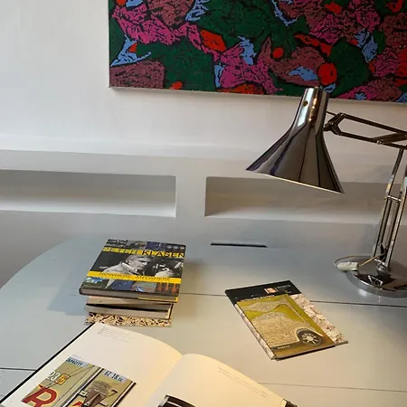 Galerie Jacqueline Storme 3*