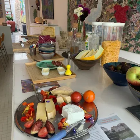 בית הארחה Galerie Jacqueline Storme 3*