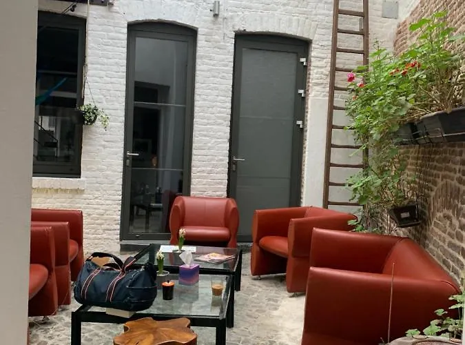 Galerie Jacqueline Storme 3*