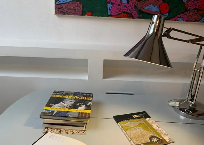 Galerie Jacqueline Storme 3*